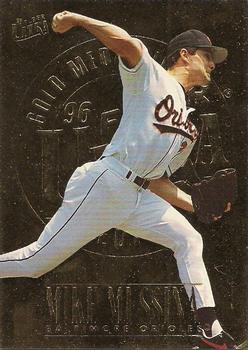 1996 Ultra - Gold Medallion #9 Mike Mussina Front