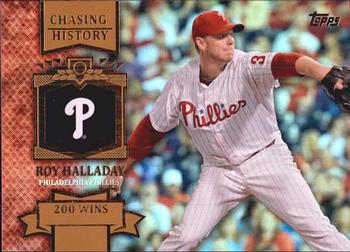 2013 Topps - Chasing History Gold Foil #CH-86 Roy Halladay Front