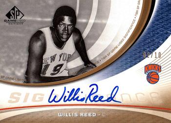 2005-06 SP Game Used - SIGnificance Gold #SIG-WR Willis Reed Front