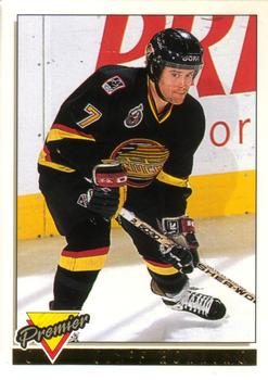 1993-94 O-Pee-Chee Premier - Gold #81 Cliff Ronning Front