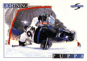 1995-96 Score #210 Daren Puppa Front